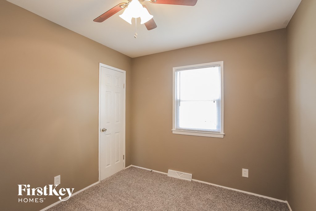 4135 N Jackson Ave 3 Beds House for Rent - Photo Gallery 8