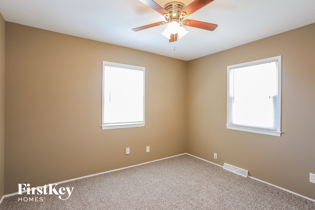 4135 N Jackson Ave 3 Beds House for Rent - Photo Gallery 9