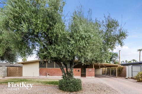 4144 E ALMERIA Rd 3 Beds Apartment for Rent