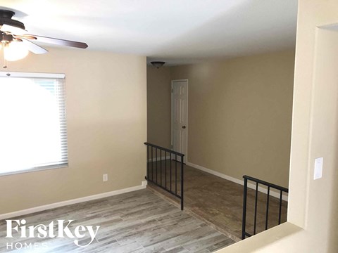 4149 W SHANGRI LA Rd 4 Beds Apartment for Rent