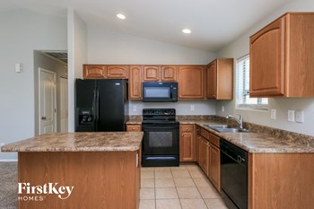 4182 E Tanzanite Ln 3 Beds House for Rent - Photo Gallery 6