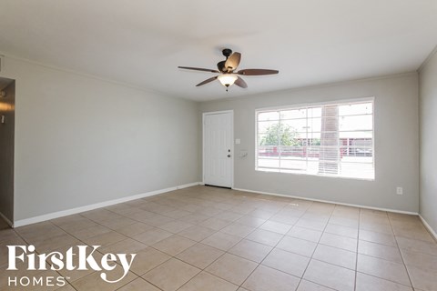 4220 W CAVALIER Dr 3 Beds Apartment for Rent