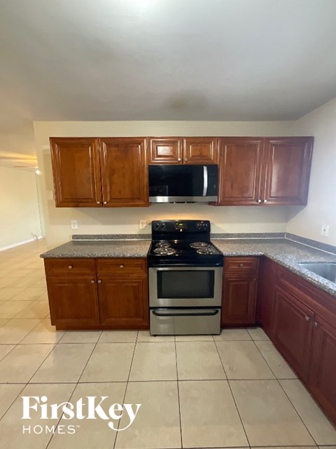 4304 N Shore Dr 3 Beds Apartment for Rent