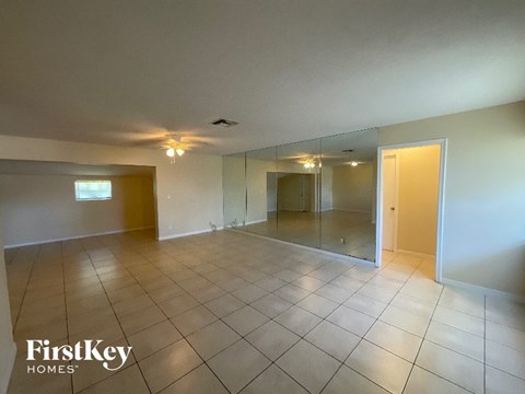 4304 N Shore Dr 3 Beds Apartment for Rent