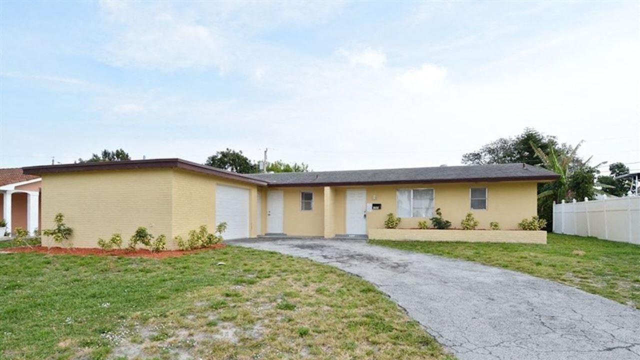 4304 N Shore Dr 3 Beds Apartment for Rent