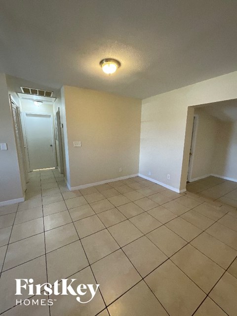 4304 N Shore Dr 3 Beds Apartment for Rent