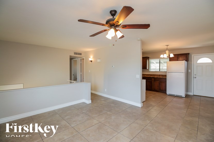 4359 E Lynne Ln 4 Beds House for Rent - Photo Gallery 4