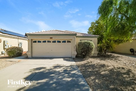 4367 E Campo Bello Drive 3 Beds Apartment for Rent