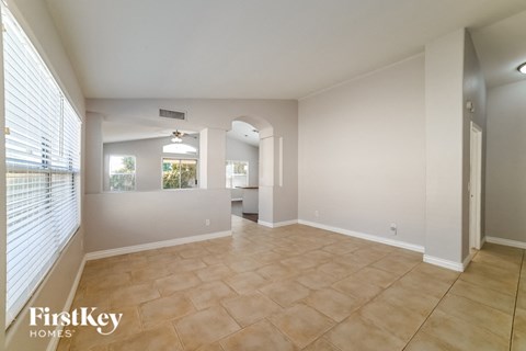 4367 E Campo Bello Drive 3 Beds Apartment for Rent