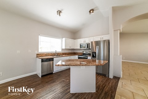 4367 E Campo Bello Drive 3 Beds Apartment for Rent