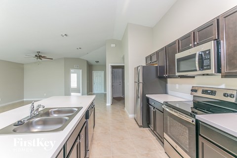 4402 SW Daemon St 4 Beds Apartment for Rent