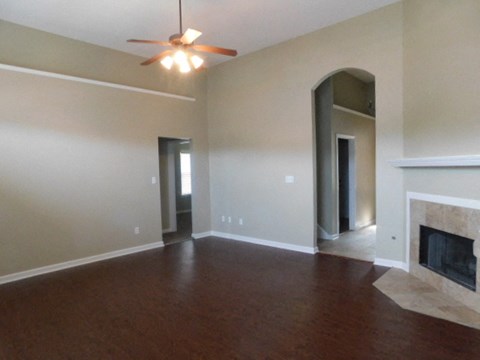 4655 Tulip Creek Dr 3 Beds Apartment for Rent