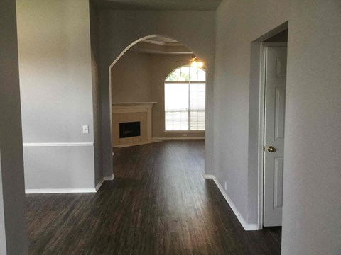 4715 CADILLAC Blvd 3 Beds Apartment for Rent