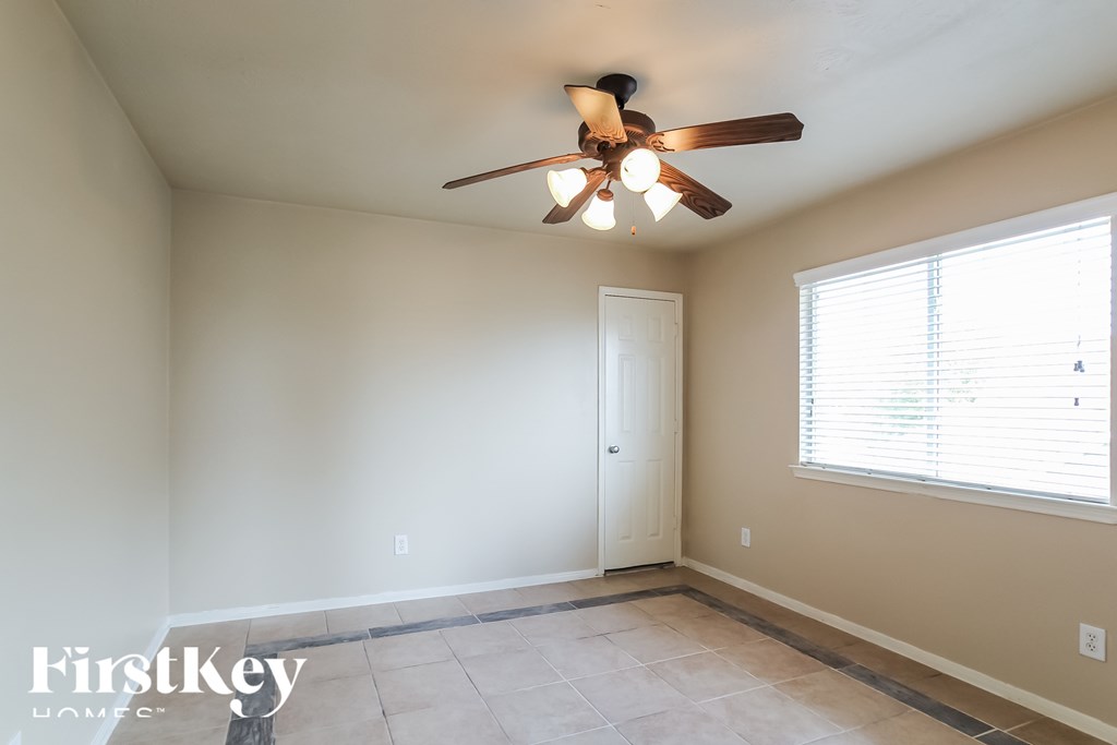 4722 Shale Dr 4 Beds House for Rent - Photo Gallery 15