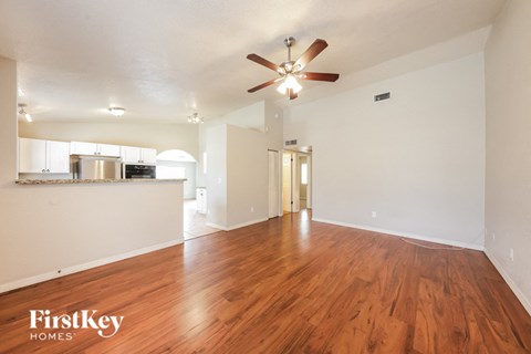 4745 W MORROW Dr 3 Beds Apartment for Rent