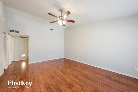 4745 W MORROW Dr 3 Beds Apartment for Rent
