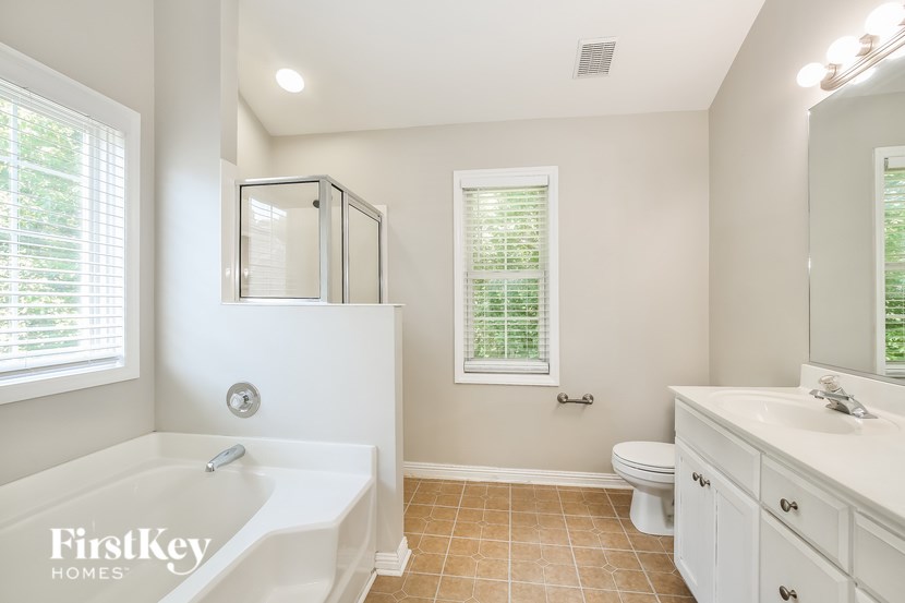 4912 Heritage Woods Court 4 Beds House for Rent - Photo Gallery 11