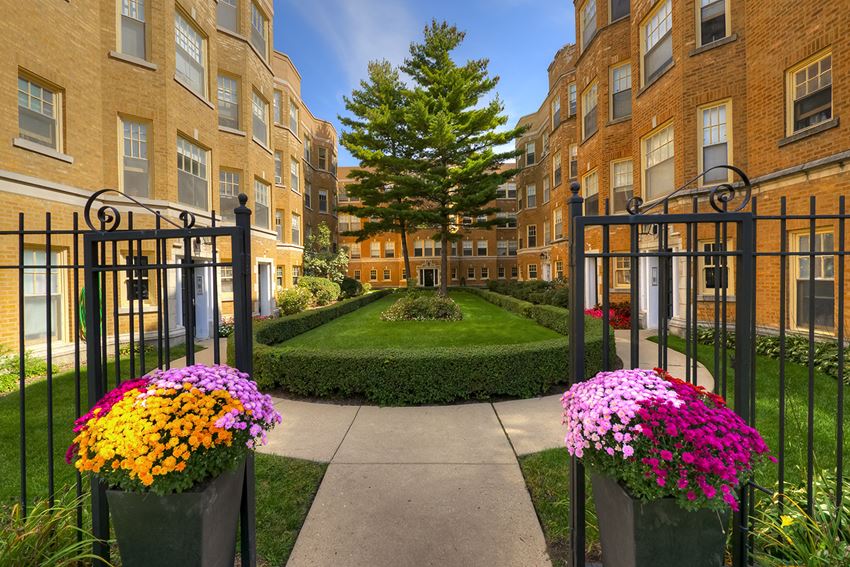 Hinman House, Chicago - Reviews, photos, prices for 1516 Hinman Ave