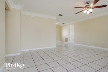 4996 SW 27 Ave 3 Beds House for Rent - Photo Gallery 3