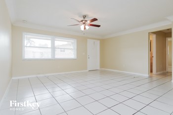 4996 SW 27 Ave 3 Beds House for Rent - Photo Gallery 4