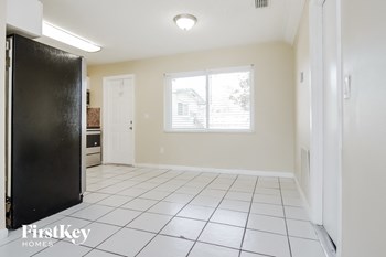 4996 SW 27 Ave 3 Beds House for Rent - Photo Gallery 5