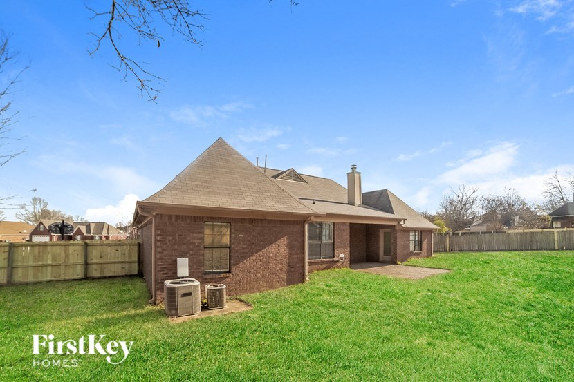 5001 Rabbit Cross Cove Arlington, TN 38002