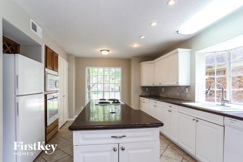 5003 Maple Brook Lane 3 Beds Apartment for Rent