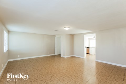 5015 N 20TH Avenue 3 Beds House for Rent - Photo Gallery 4