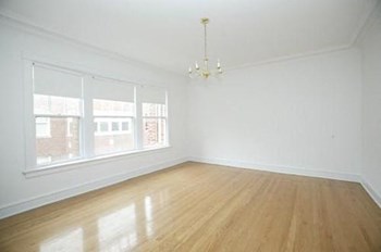 929-35 Michigan Ave 1-3 Beds Apartment for Rent - Photo Gallery 5
