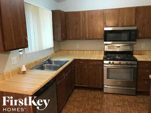 5102 Galbraith Circle 3 Beds Apartment for Rent