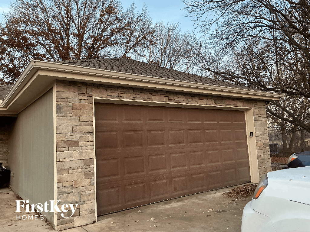 5110 N Bellaire Ave 3 Beds Apartment for Rent