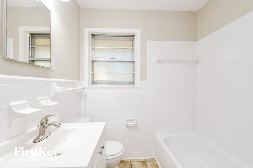 5120 Hudgins 3 Beds House for Rent - Photo Gallery 13