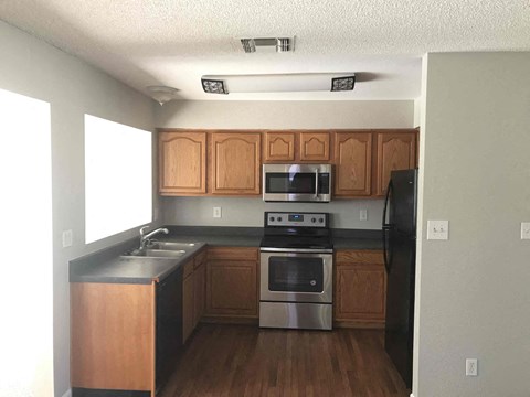 5219 W SIERRA St 4 Beds Apartment for Rent