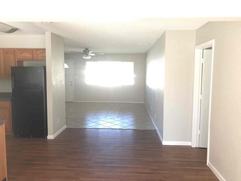 5219 W SIERRA St 4 Beds Apartment for Rent
