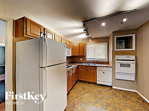 5353 Branridge 4 Beds Apartment for Rent