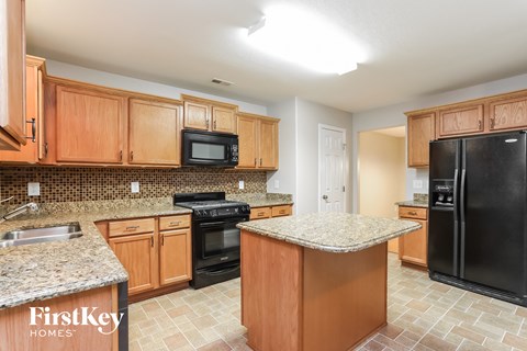 5390 Esher Drive Studio House for Rent - Photo Gallery 6