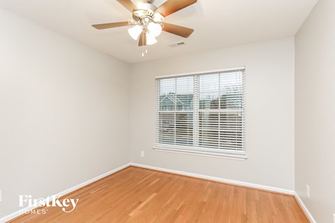 5390 Esher Drive Studio House for Rent - Photo Gallery 8