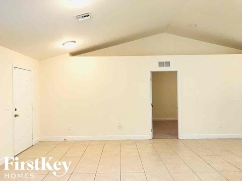 5427 Benton St 3 Beds Apartment for Rent