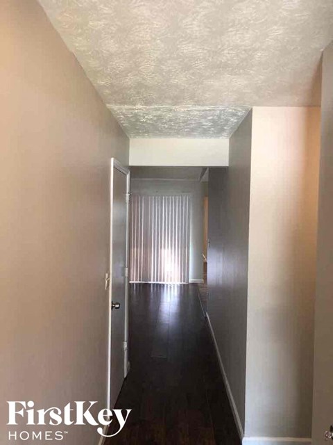 5457 Biffle Ct 4 Beds Apartment for Rent