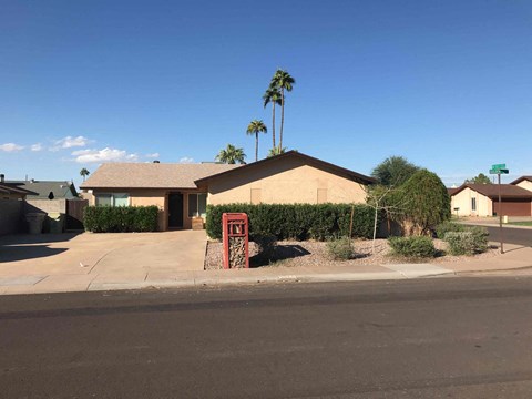 5520 W Golden Ln 3 Beds Apartment for Rent