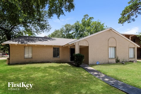 5603 Sheraton Oaks Dr 4 Beds Apartment for Rent