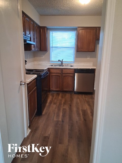 5617 Shady Crest Trl 3 Beds Apartment for Rent