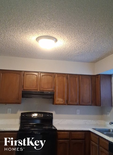 5617 Shady Crest Trl 3 Beds Apartment for Rent