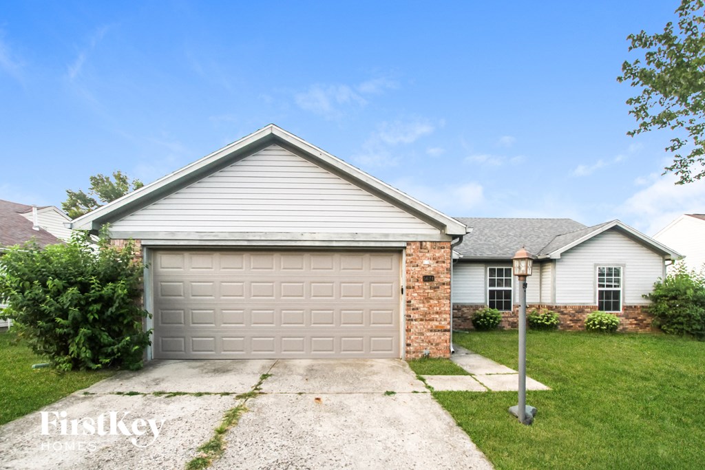 this home is ready for you to move in and have your own garage