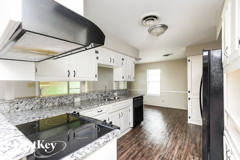 5632 Wonder Dr 3 Beds Apartment for Rent