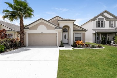 5825 N PLUM BAY PARKWAY 3 Beds Apartment for Rent