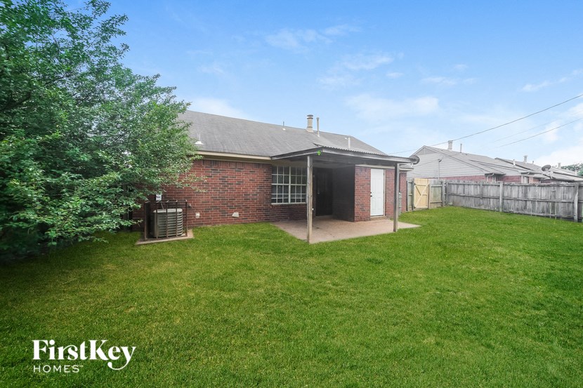 5848 Hickory Shadow Ln Studio House for Rent - Photo Gallery 15