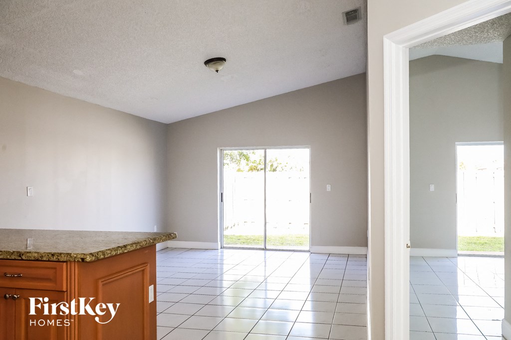 5860 Sw 150 Avenue 3 Beds House for Rent - Photo Gallery 6