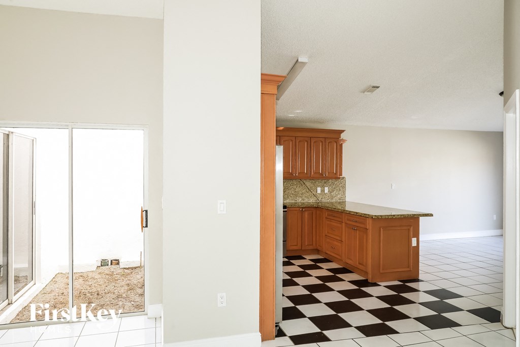 5860 Sw 150 Avenue 3 Beds House for Rent - Photo Gallery 8