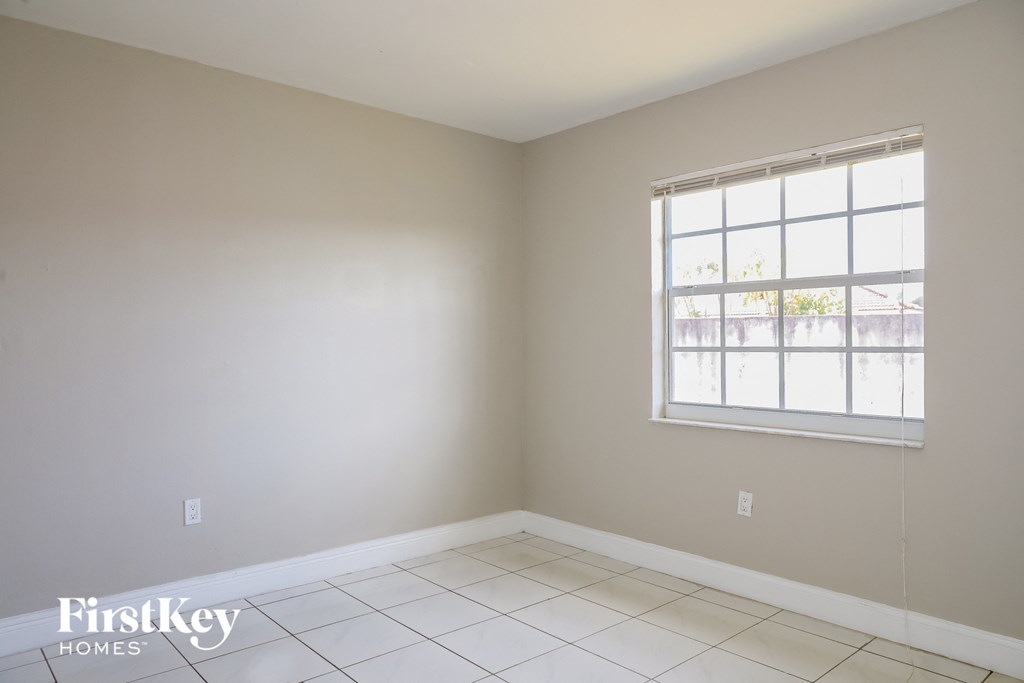 5860 Sw 150 Avenue 3 Beds House for Rent - Photo Gallery 13